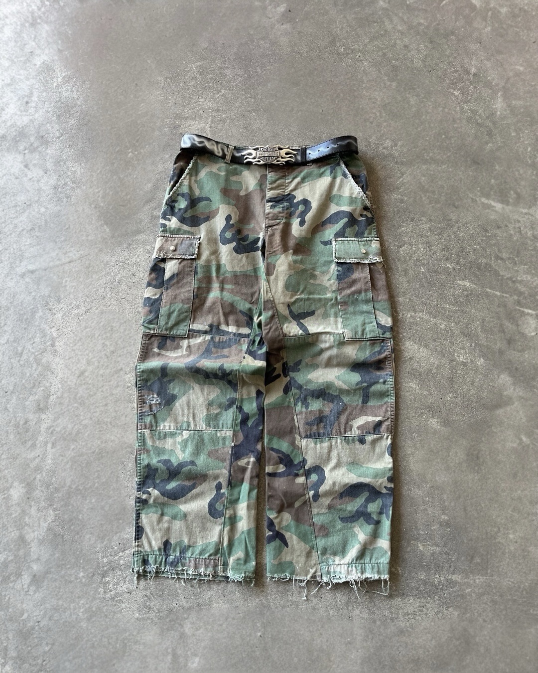 Xixbrand faded/distressed camo baggy pants  photoroom_20260410_115138